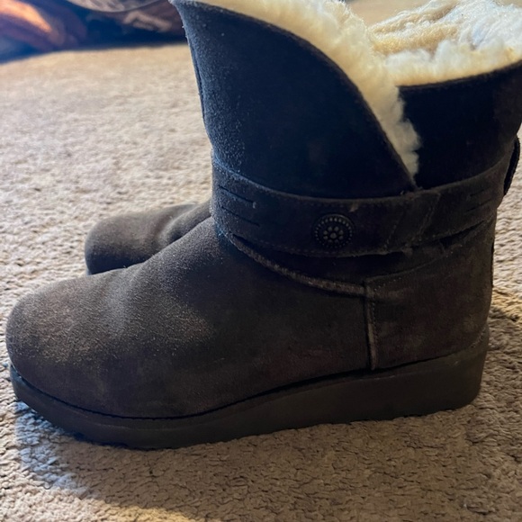 BearPaw Shoes - Cozy Black Suede Boots with Faux Fur Lining Bear Paw size 8 worn 3 times
